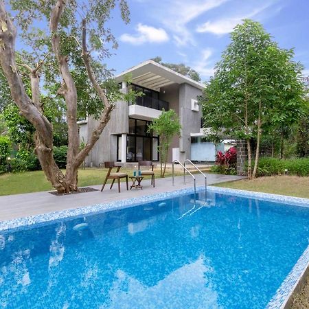 Villa Foresta By Stayvista With Modern Decor, Swimming Pool & Expansive Lawn For A Perfect Escape Lonavla Exterior foto