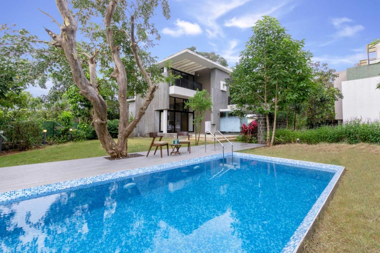 Villa Foresta By Stayvista With Modern Decor, Swimming Pool & Expansive Lawn For A Perfect Escape Lonavla Exterior foto