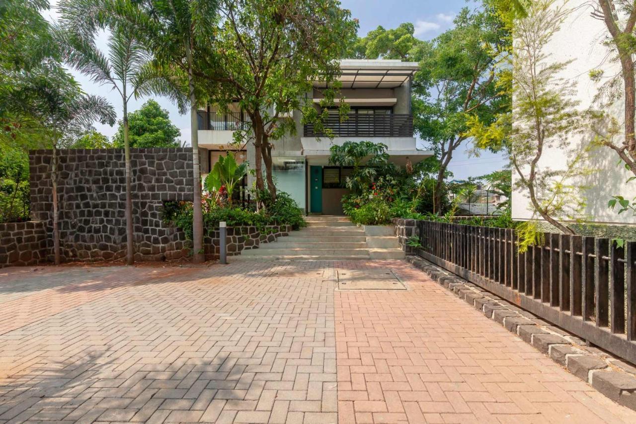 Villa Foresta By Stayvista With Modern Decor, Swimming Pool & Expansive Lawn For A Perfect Escape Lonavla Exterior foto