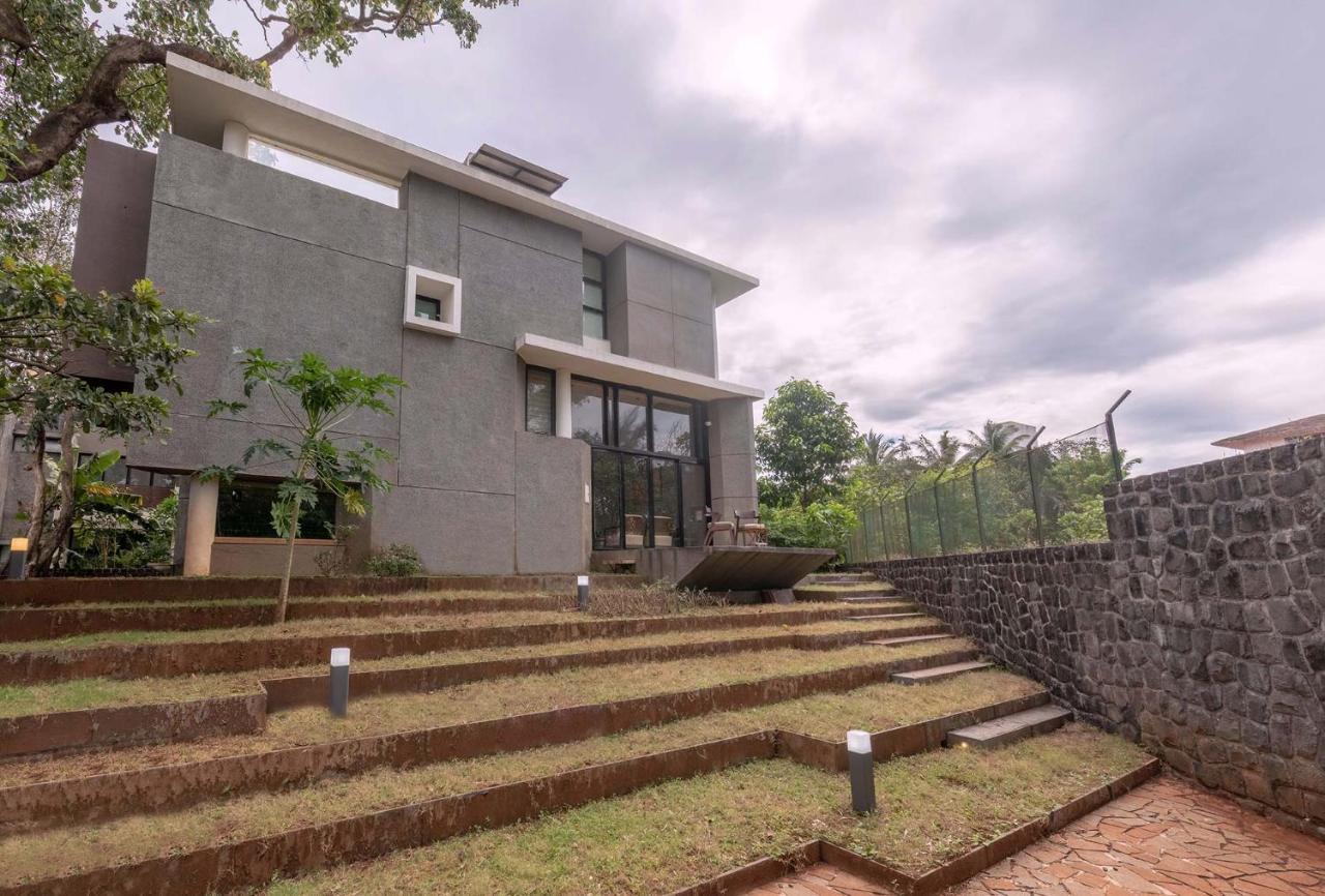 Villa Foresta By Stayvista With Modern Decor, Swimming Pool & Expansive Lawn For A Perfect Escape Lonavla Exterior foto