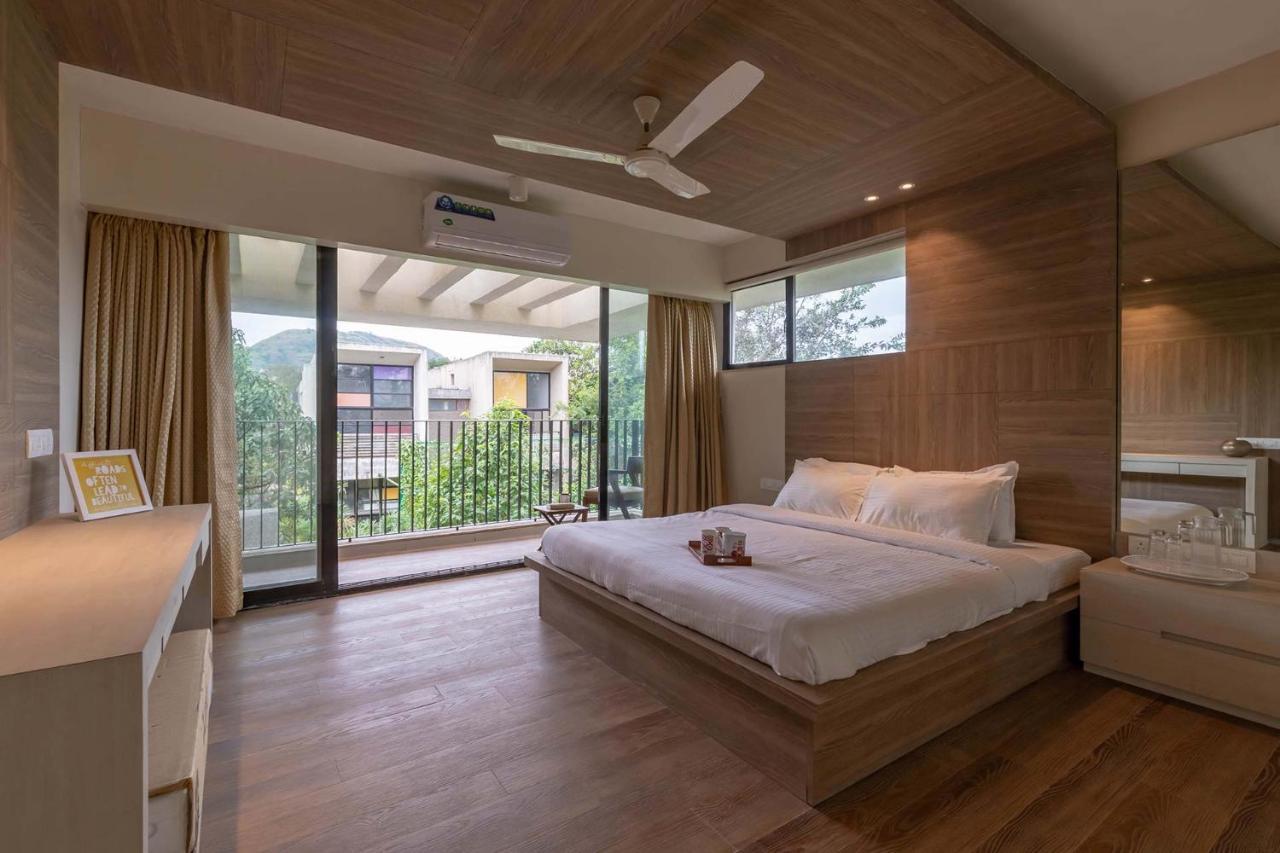 Villa Foresta By Stayvista With Modern Decor, Swimming Pool & Expansive Lawn For A Perfect Escape Lonavla Exterior foto