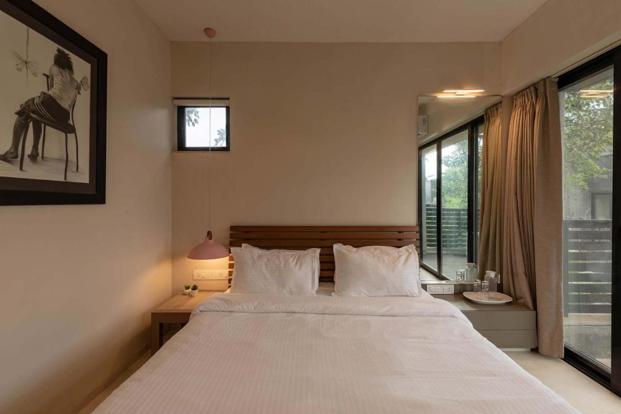 Villa Foresta By Stayvista With Modern Decor, Swimming Pool & Expansive Lawn For A Perfect Escape Lonavla Exterior foto